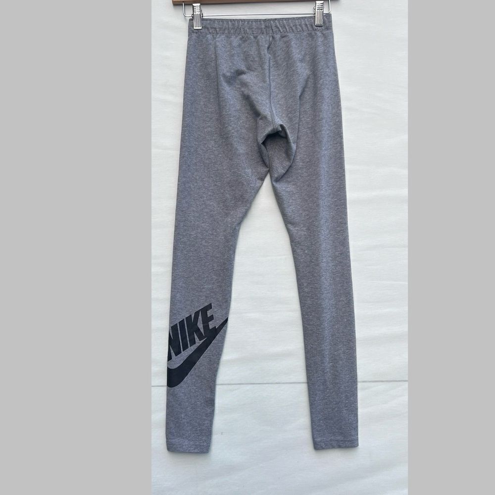 Nike Women Size Small Crop Leg-a-See Pants Gray